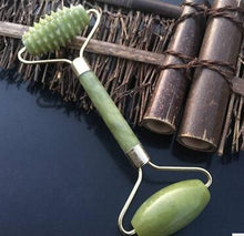 Charger l&#39;image dans la galerie, *Masseur de visage en Jade - Soin de Santé